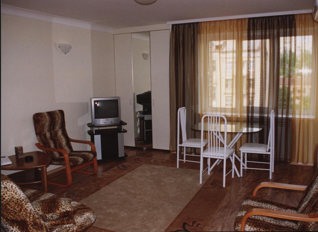 Hotel Service Predslava On Antonovicha Street Kijów Pokój zdjęcie